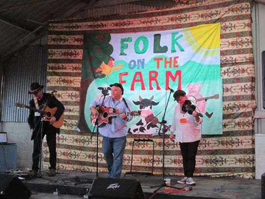 Poyzer, Fluff and Farrell, Folk On The Farm 2014